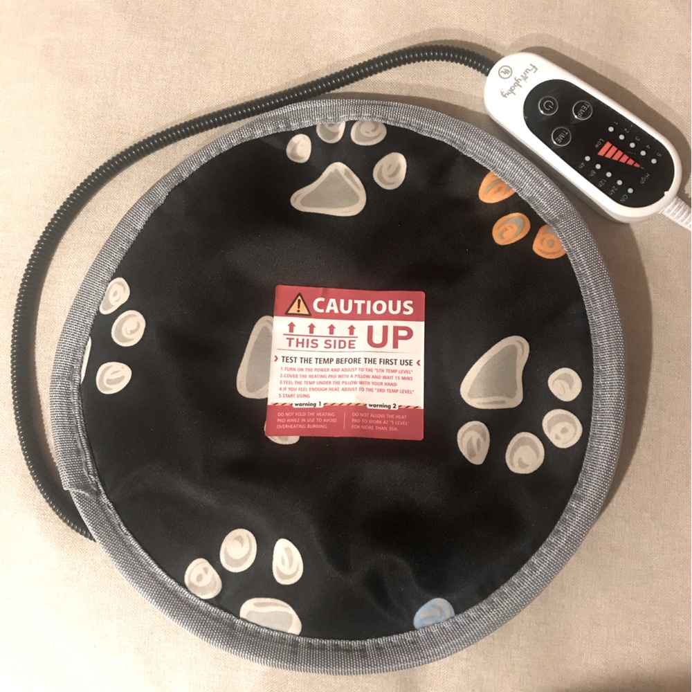EUC Furrybaby Heating Pad, indoor for small pet. 12” in diameter. Hardly used.